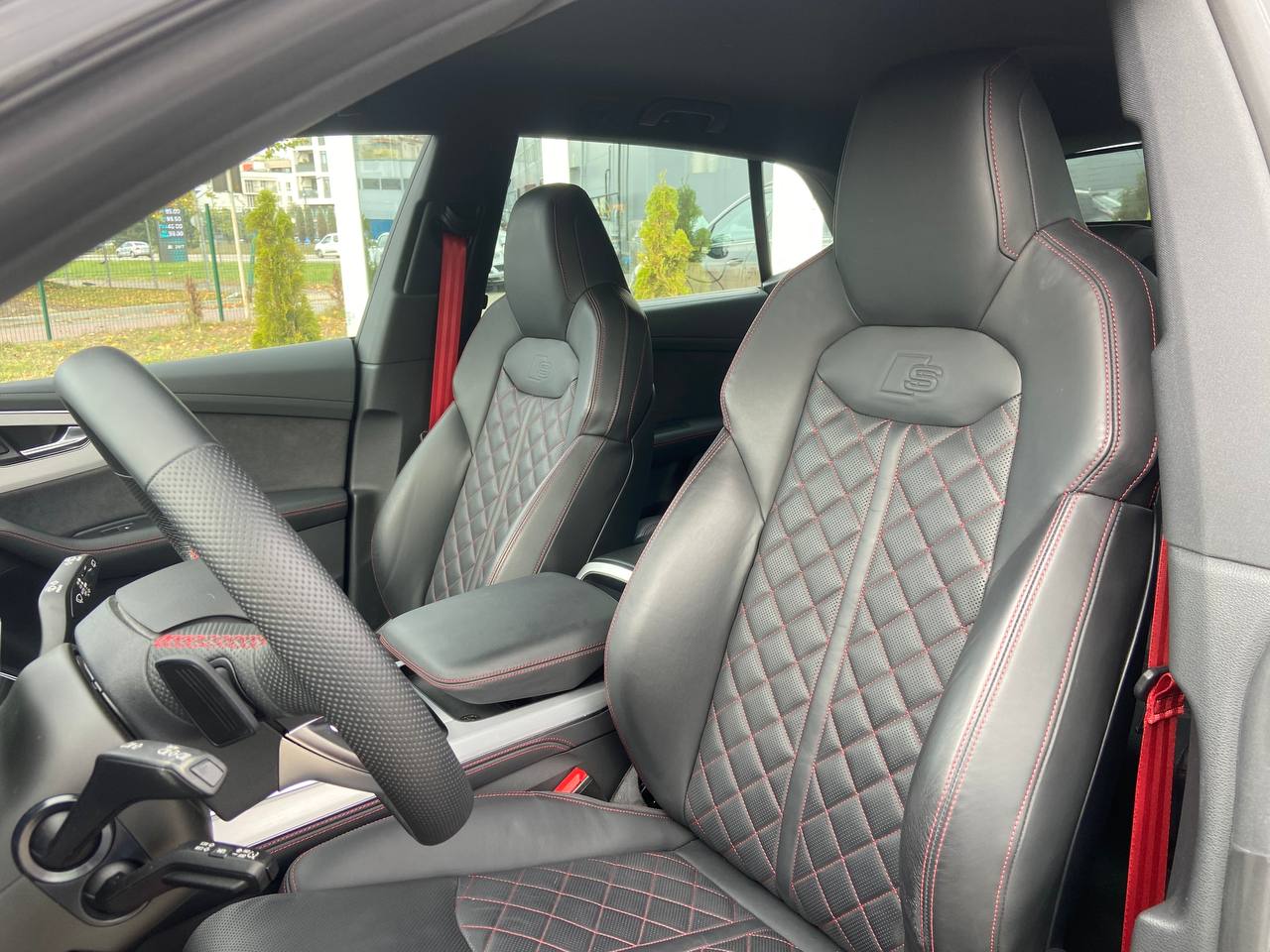 Audi-0