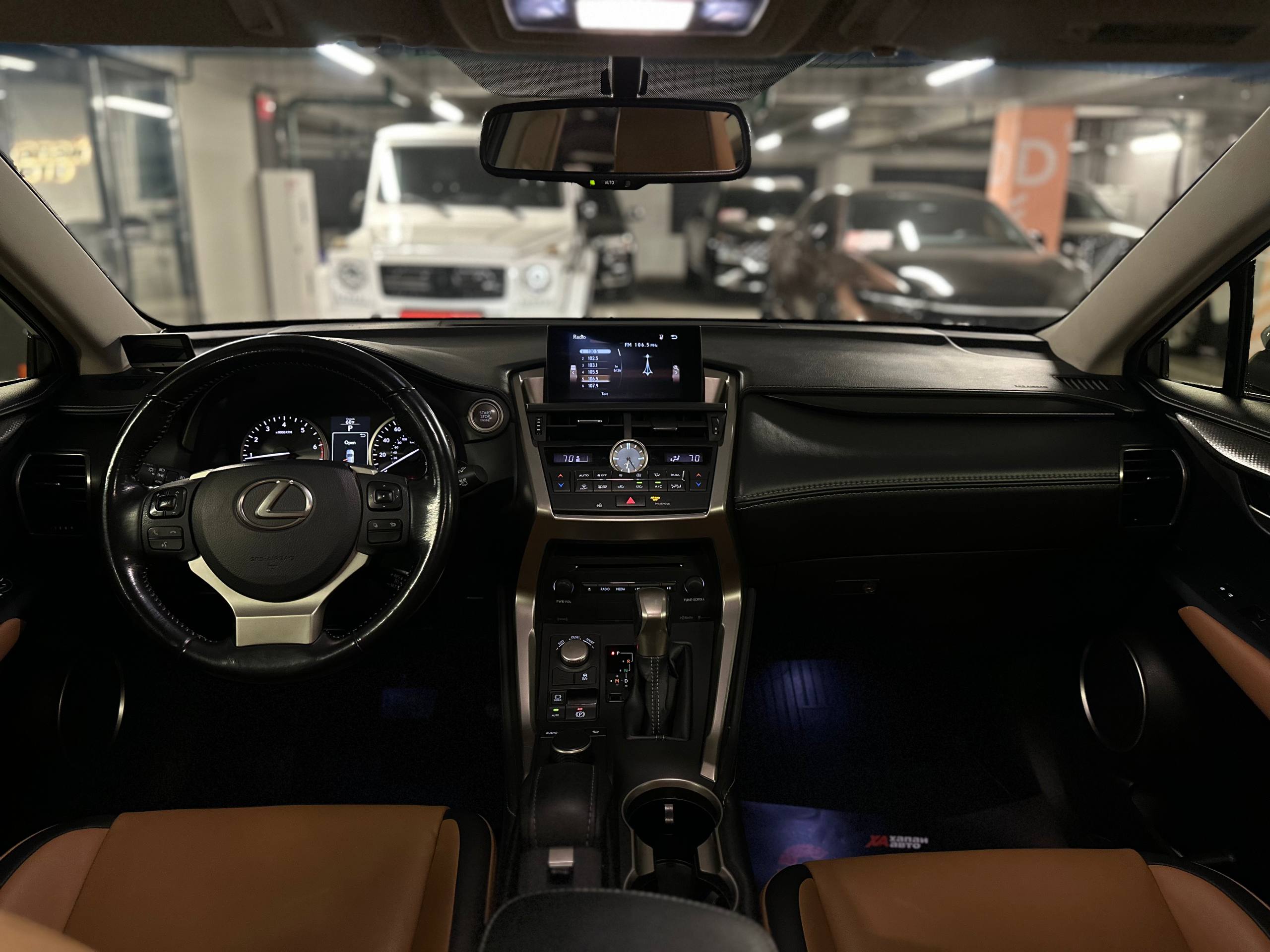 Lexus-10