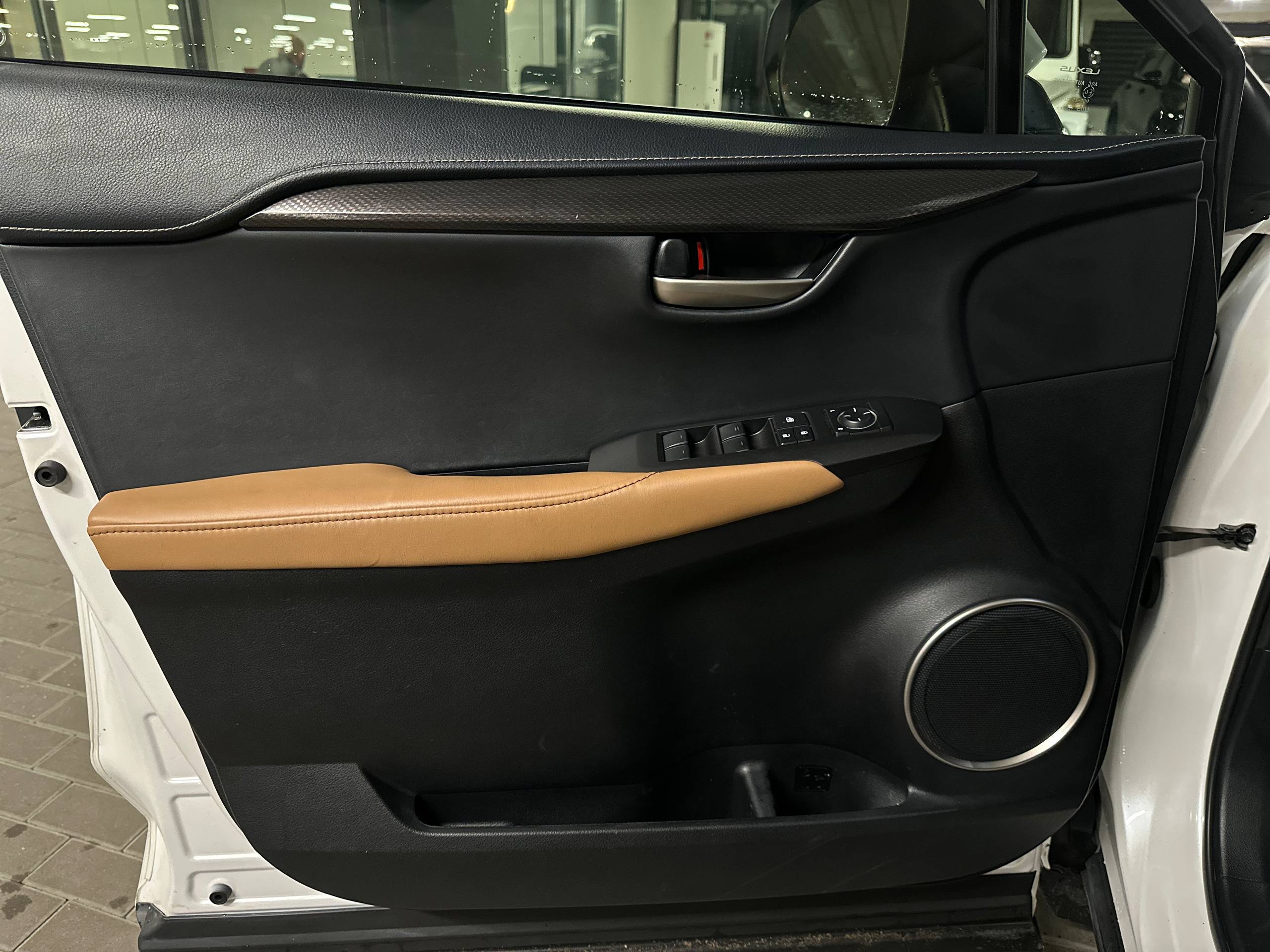 Lexus-7