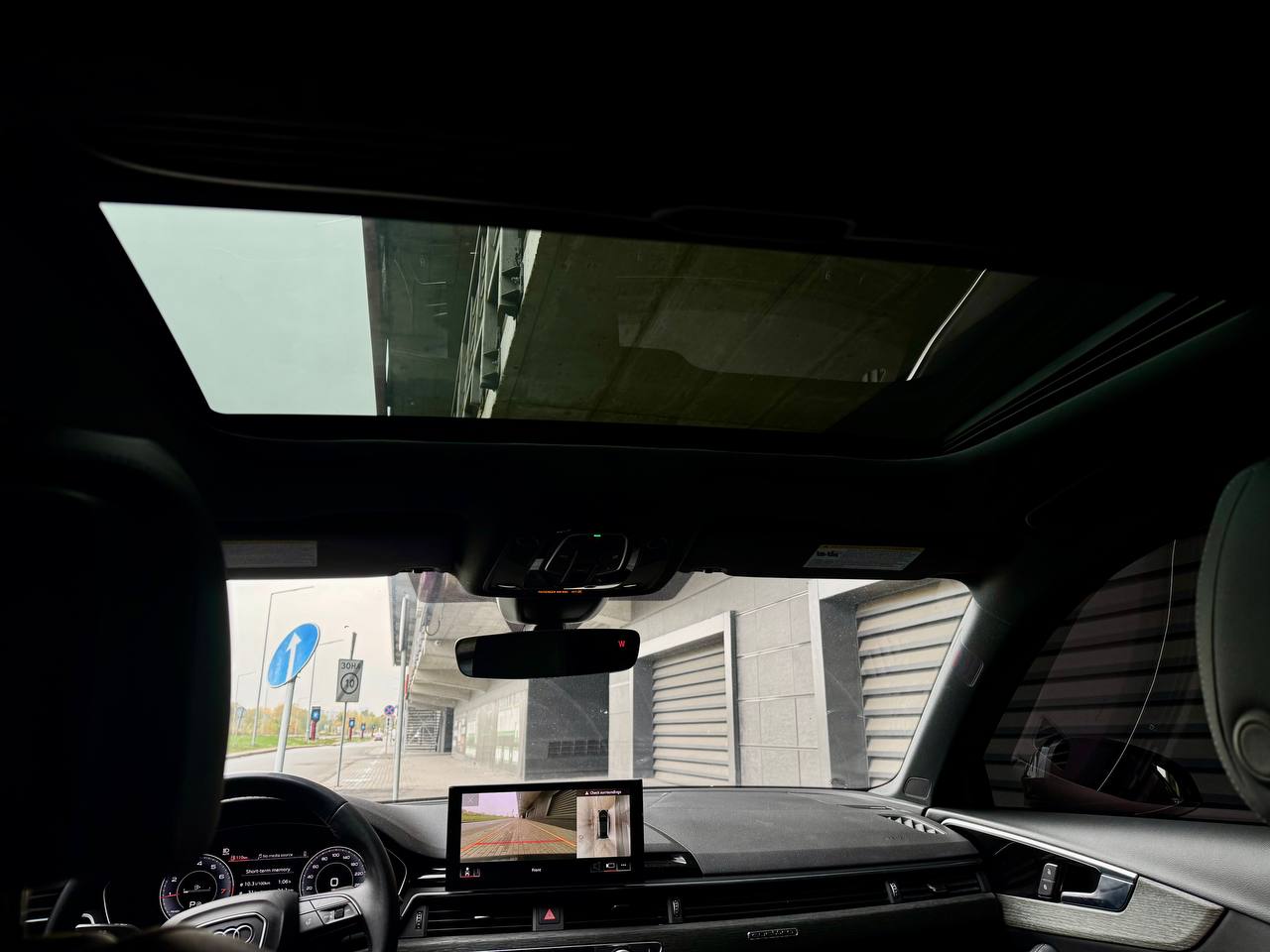 Audi-0